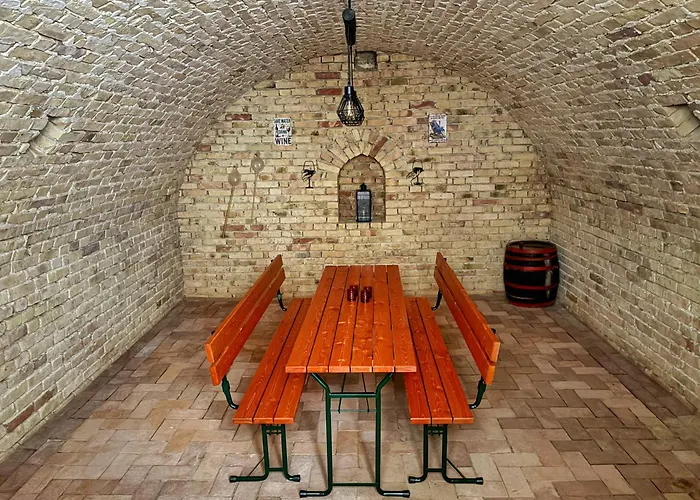 Haptapta House *